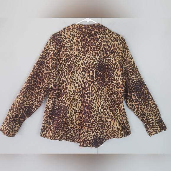 Lane Bryant Leopard Print Long Sleeve Button Down Top - Picture 6 of 9